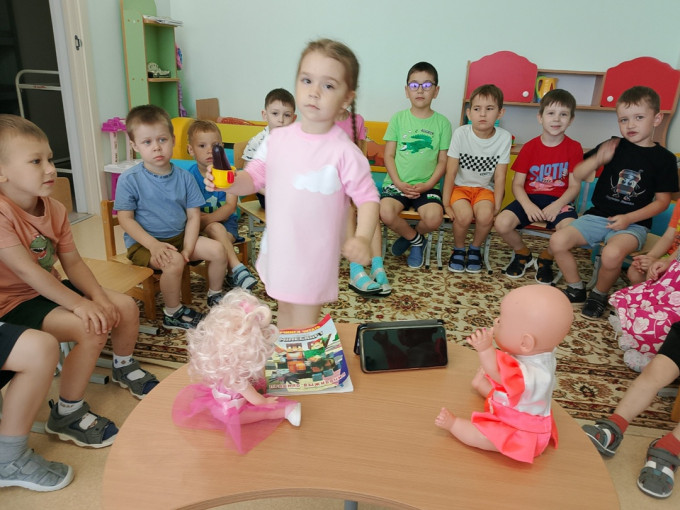 Беседы о здоровье: «Если что у вас болит, вам поможет Айболит» Беседы о здоровье: «Если что у вас болит, вам поможет Айболит».